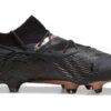 Buty piłkarskie FUTURE 7 ULTIMATE FG/AG w kolorze czarnym