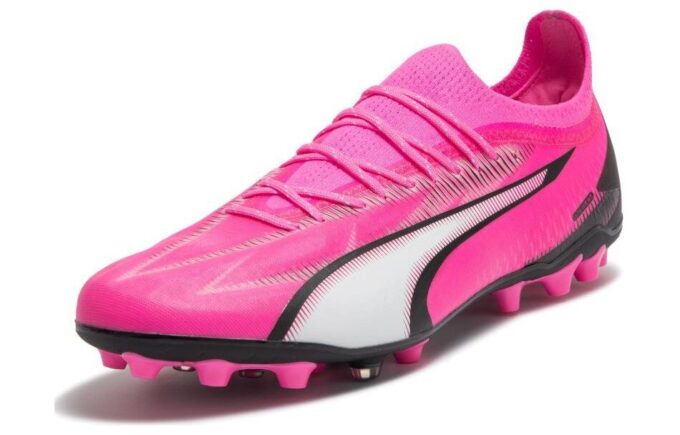 Buty piłkarskie Ultra Ultimate MG w kolorze różowo-białym