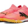 Buty treningowe Future 7 Pro Cage Soccer w kolorze różowym