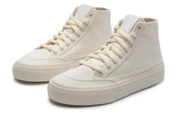Court Classic Vulc Mid „Ciepła biel”