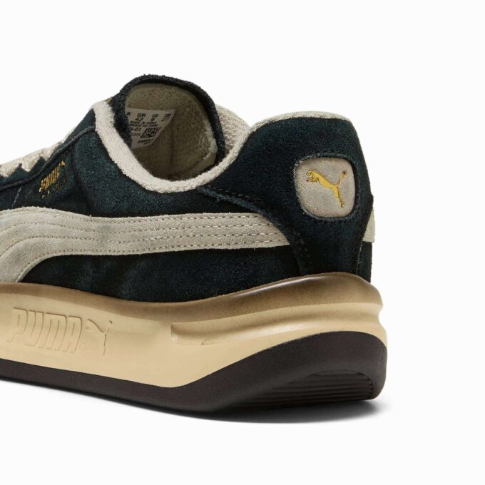 GV Special The NeverWorn V Sneakersy Unisex