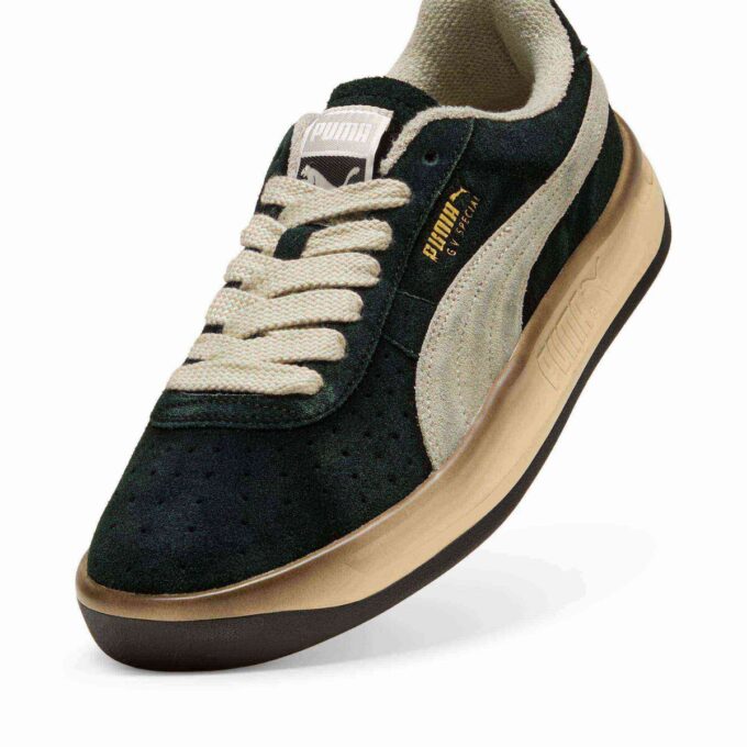 GV Special The NeverWorn V Sneakersy Unisex