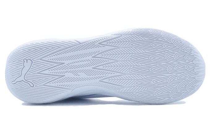 MB.02 Lo „Triple White”