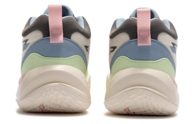 Playmaker „Whisper White Pastels”