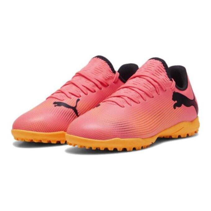 (PS) Buty piłkarskie Future 7 Play Tt w kolorze różowym