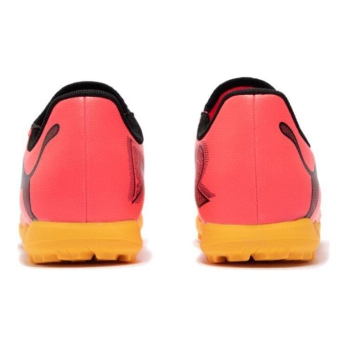 (PS) Buty piłkarskie Future 7 Play Tt w kolorze różowym