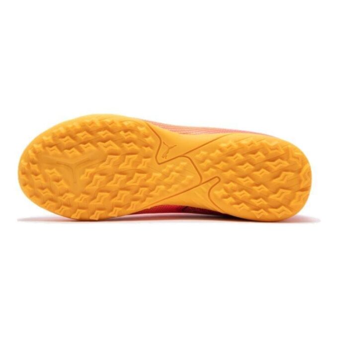 (PS) Buty piłkarskie Future 7 Play Tt w kolorze różowym