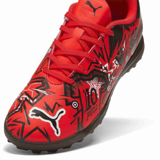PUMA x CHRISTIAN PULISIC ULTRA PLAY Turf Trainer Buty piłkarskie dla dzieci PUMA x CHRISTIAN PULISIC ULTRA PLAY Turf Trainer Buty piłkarskie dla dzieci