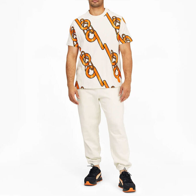 PUMA x PRONOUNCE Unisex Koszulka z nadrukiem krzyżowym, z nadrukiem łańcuchów, Athleisure, casualowa, sportowa, z krótkim rękawem, kremowobiała