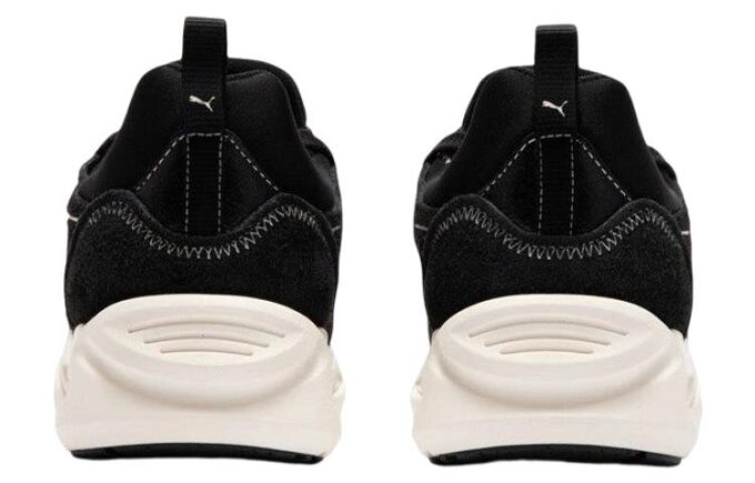 TRC Blaze Worn Out Sneakers w kolorze czarno-białym