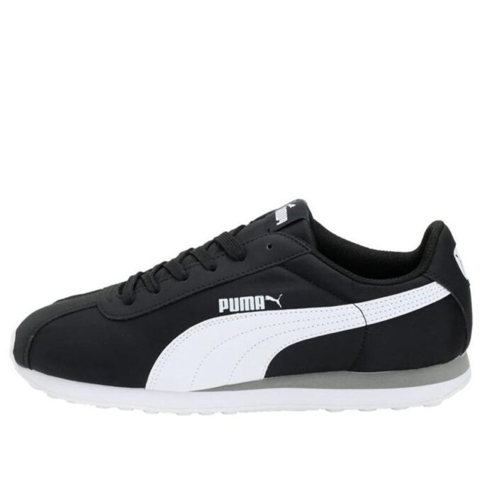 Turyn „Czarne komfortowe buty niskie”