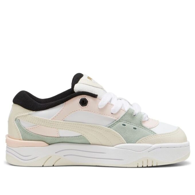(WMNS) 180 „Wesołych Świąt”