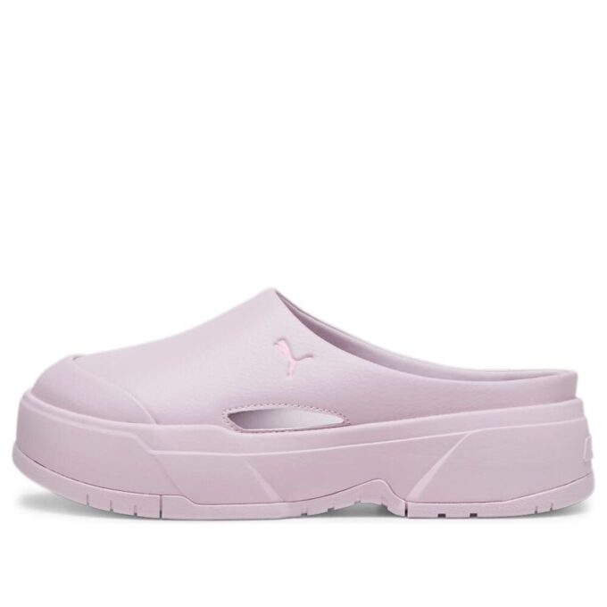 (WMNS) CA. Muł „Różowy”