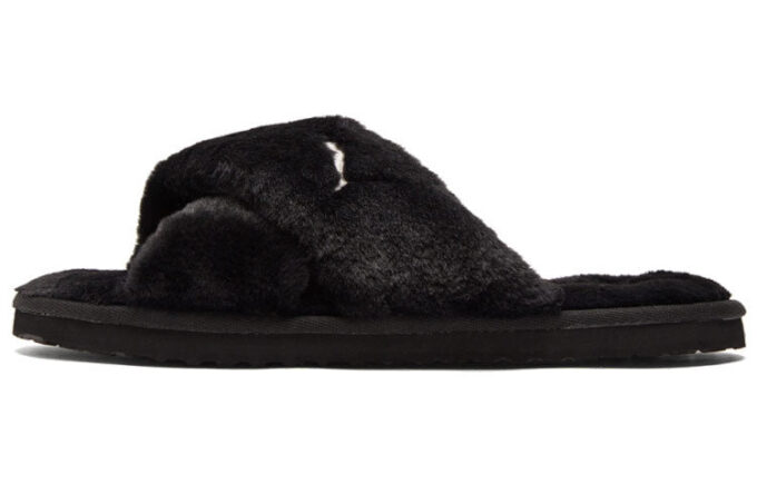 (WMNS) Klapki Fluff X Strap Slide w kolorze czarnym