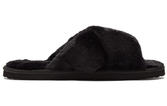 (WMNS) Klapki Fluff X Strap Slide w kolorze czarnym