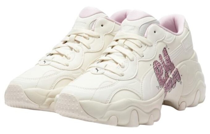 (WMNS) Kliny Pulsar z logo Play w kolorze „Biały Różowy”