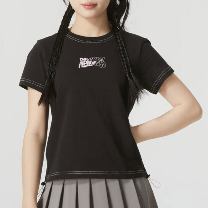 (WMNS) Krótki top graficzny „Czarny”