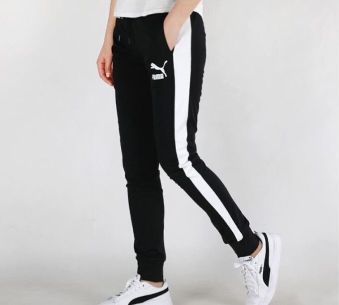 (WMNS) Kultowe spodnie dresowe T7 w kolorze czarnym