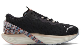 (WMNS) Maggie Stephenson x Run XX Nitro Artwork „Black Arctic Ice”