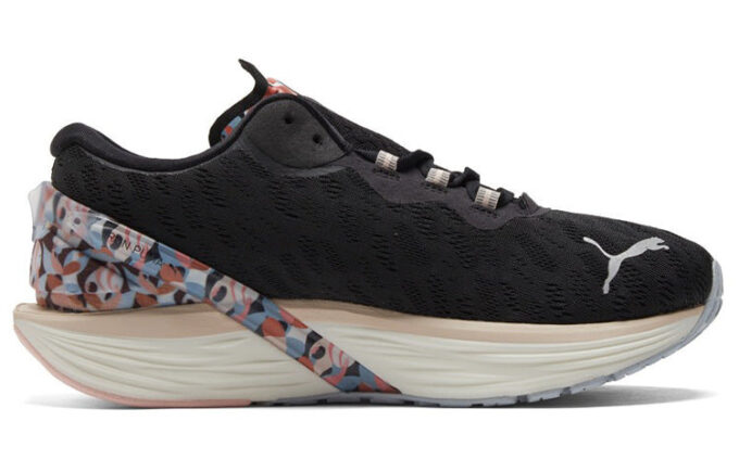 (WMNS) Maggie Stephenson x Run XX Nitro Artwork „Black Arctic Ice”