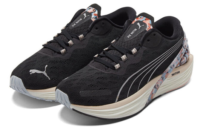 (WMNS) Maggie Stephenson x Run XX Nitro Artwork „Black Arctic Ice”