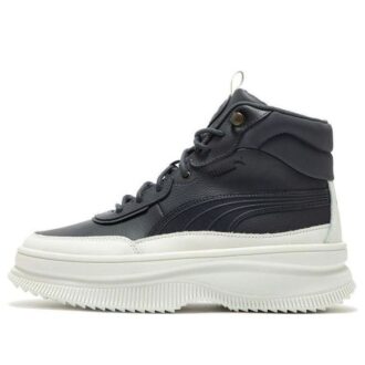 (WMNS) Mayra „Grey Strong”