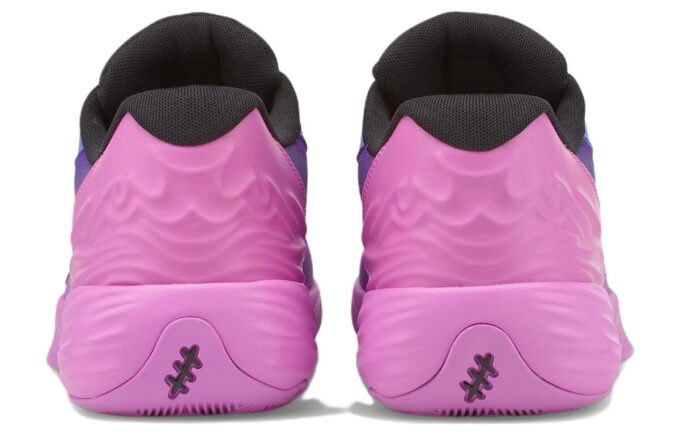 (WMNS) Stewie 1 „Sprawianie kłopotów”