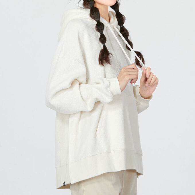 (WMNS) Zimowa bluza z kapturem w kolorze białym